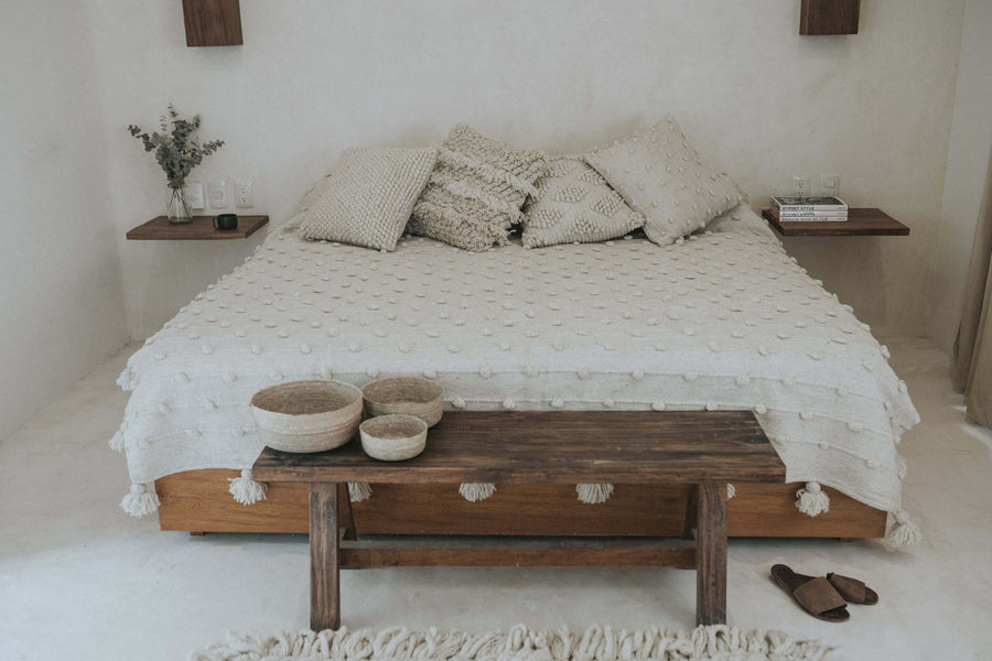 neutral beige bedroom 